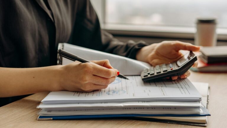 Comment fixer ses tarifs en freelance ? Le guide pour définir son prix juste