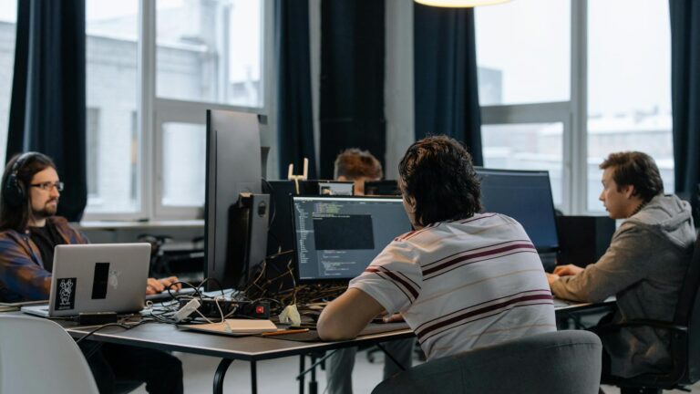 Qu’est-ce que le DevOps ? définition et principes clés